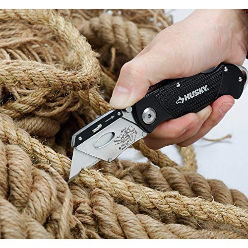 Husky Folding Utility Knife w/ 10 Disposable Blades Included (Colors Vary)